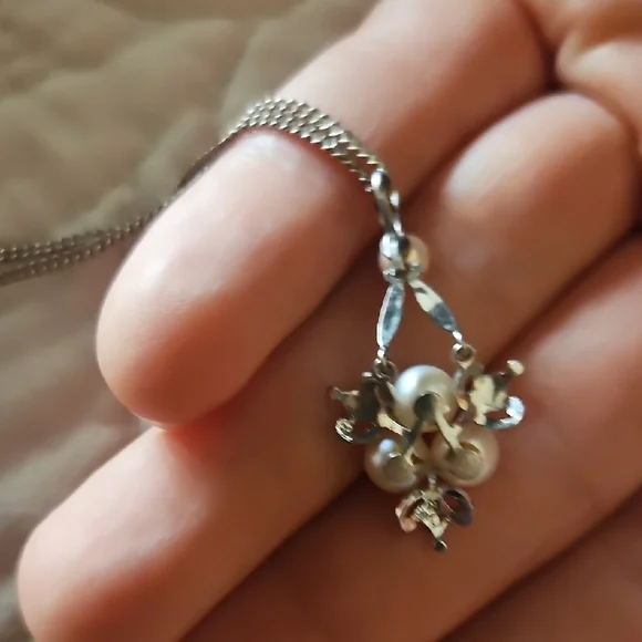 Mikimoto Silver Necklace with White Pearls - Picture 8 of 12